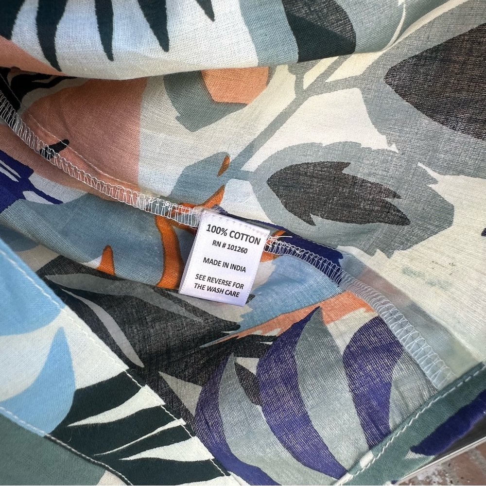 True Destinations Button Down Collared Tropical S… - image 7